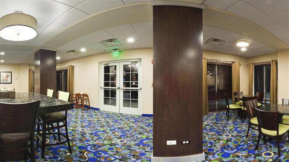Holiday Inn Express Hotel & Suites Atlanta Airport West - Camp Creek By Ihg Eksteriør billede
